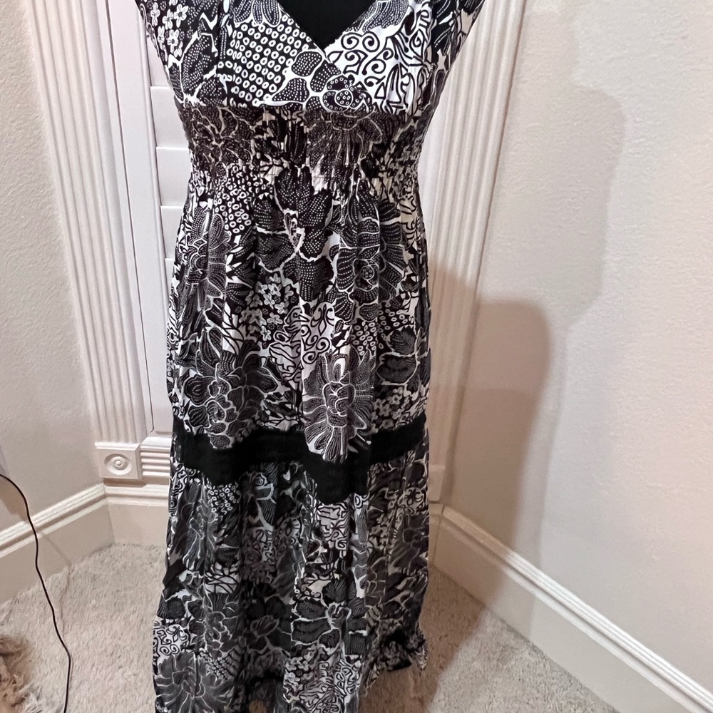 BEAUTIFUL BLACK & WHITE SUMMER DRESS!!! 🖤🖤🖤